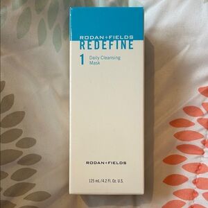 Rodan + Fields Redefine Daily Cleansing Mask - Blue & White